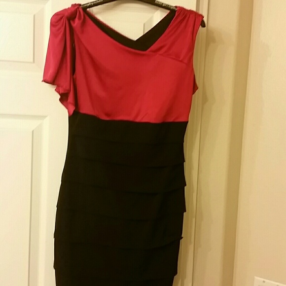 ENFOCUS STUDIO DRESS. - Picture 2 of 2